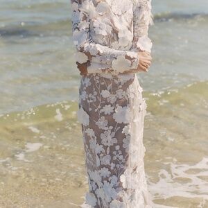 ELLIATT Shannon 3D Floral Midi Dress In White